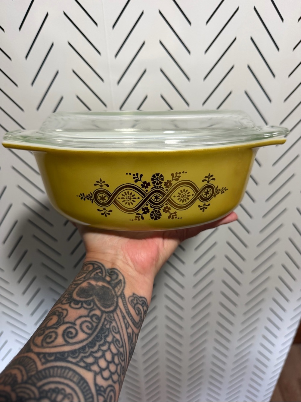 Pyrex golden wreath 043